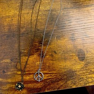 Simple pendant necklaces